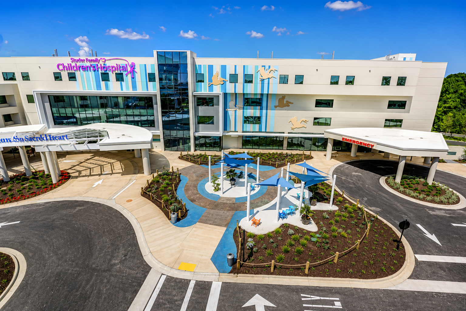 Modern Children's Hospital Healing Courtyard